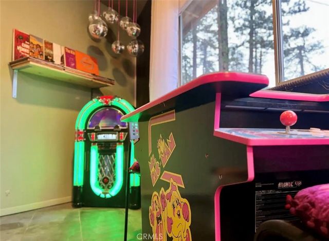 33064 Arrowbear, Running Springs, CA 92382