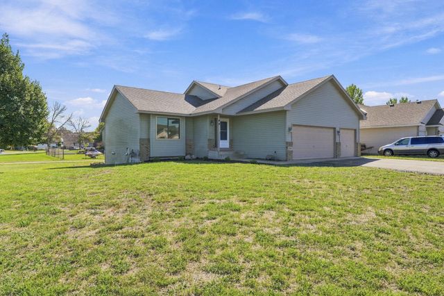 23081 Navajo Street NW, Saint Francis, MN 55070