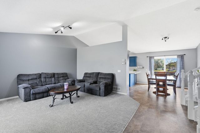 23081 Navajo Street NW, Saint Francis, MN 55070
