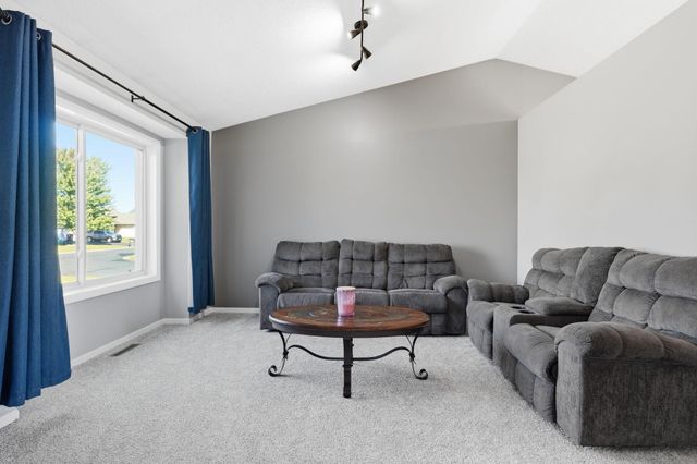 23081 Navajo Street NW, Saint Francis, MN 55070