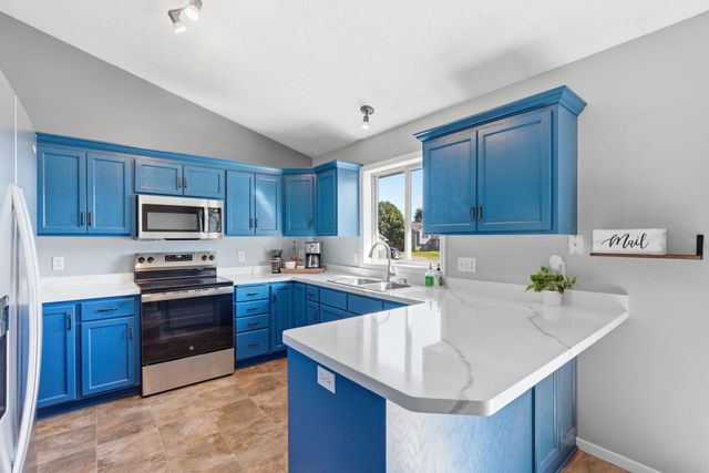23081 Navajo Street NW, Saint Francis, MN 55070