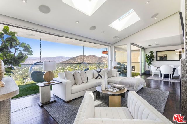 7177 Pacific View Drive, Los Angeles, CA 90068