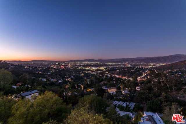 7177 Pacific View Drive, Los Angeles, CA 90068