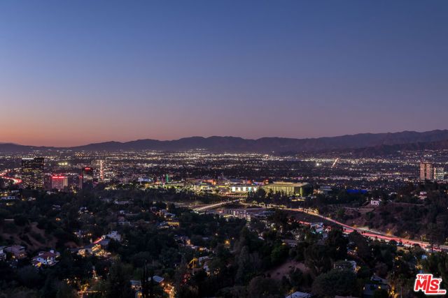 7177 Pacific View Drive, Los Angeles, CA 90068