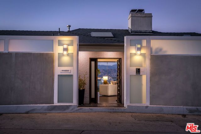 7177 Pacific View Drive, Los Angeles, CA 90068