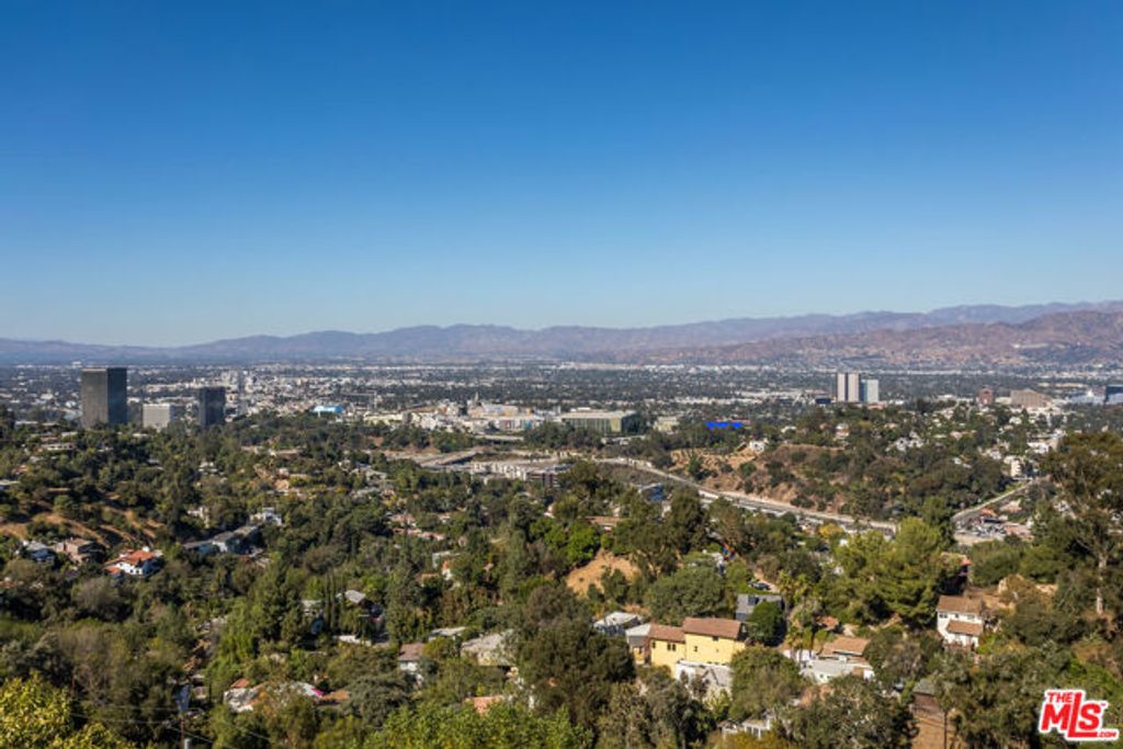 7177 Pacific View Drive, Los Angeles, CA 90068