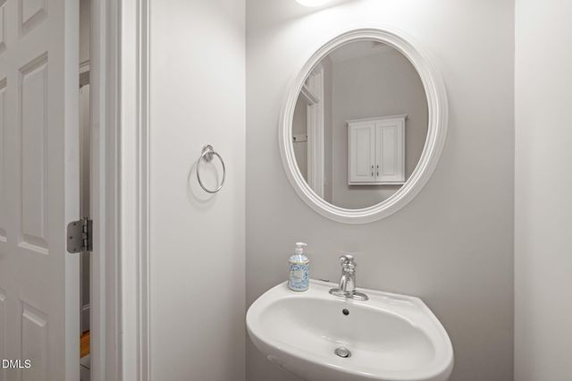 305 Sunset Grove Drive, Holly Springs, NC 27540