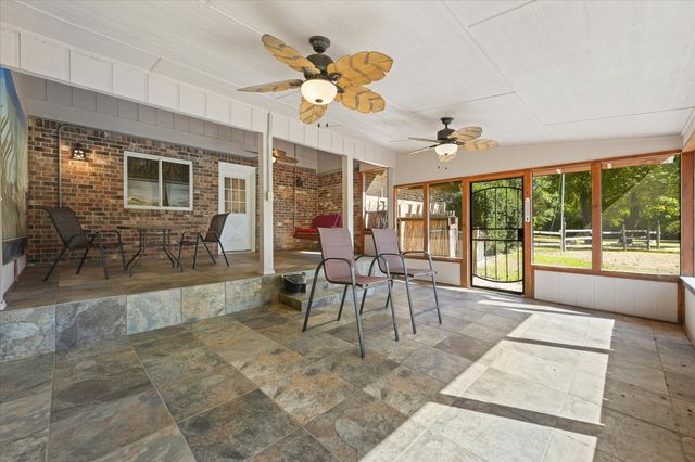 3136 Woodglen Drive, Commerce, TX 75428