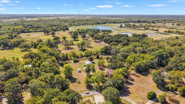 3136 Woodglen Drive, Commerce, TX 75428