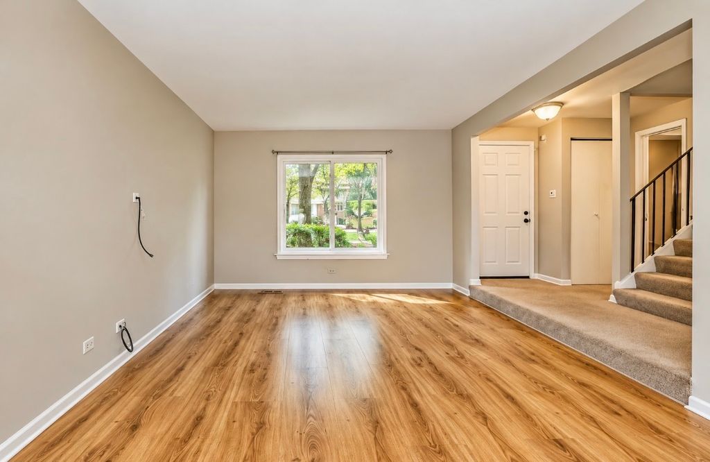 18w178 Buckingham Lane, Villa Park, IL 60181 — photo 2