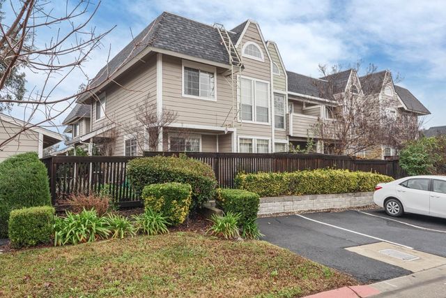 3124 Woods Cir, Davis, CA 95616