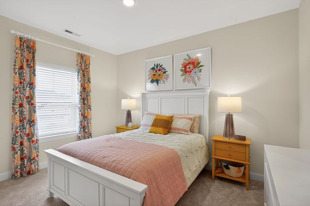 1067 Inez Dr, Smyrna, TN 37167