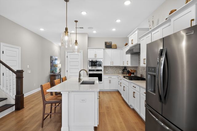 1067 Inez Dr, Smyrna, TN 37167