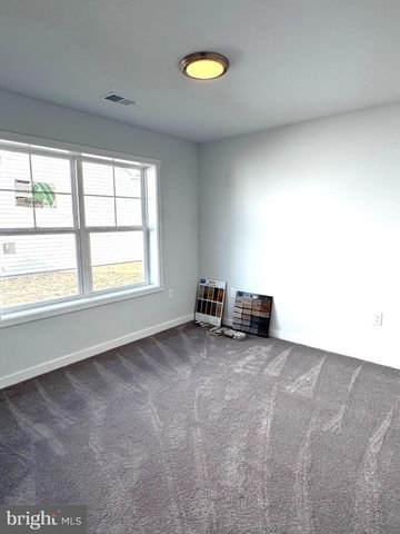 104 BARRIER REEF DR, Martinsburg, WV 25403