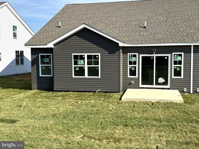 104 BARRIER REEF DR, Martinsburg, WV 25403