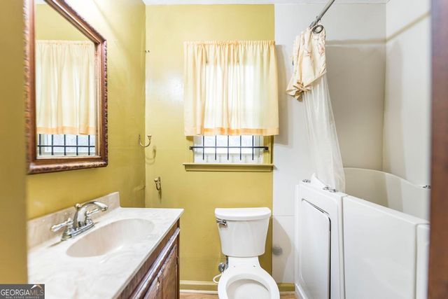 6909 Forsyth Road, Macon, GA 31210