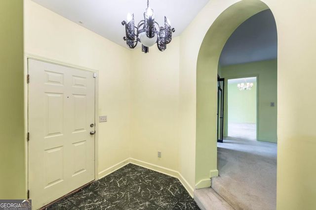 6909 Forsyth Road, Macon, GA 31210