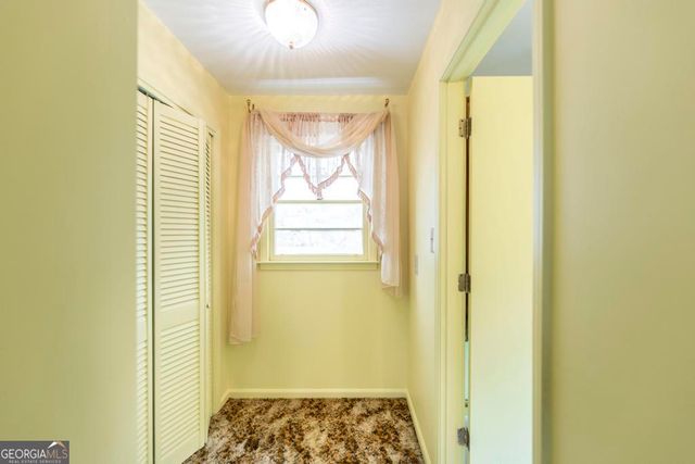 6909 Forsyth Road, Macon, GA 31210