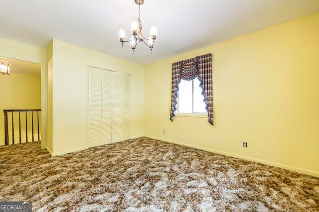 6909 Forsyth Road, Macon, GA 31210
