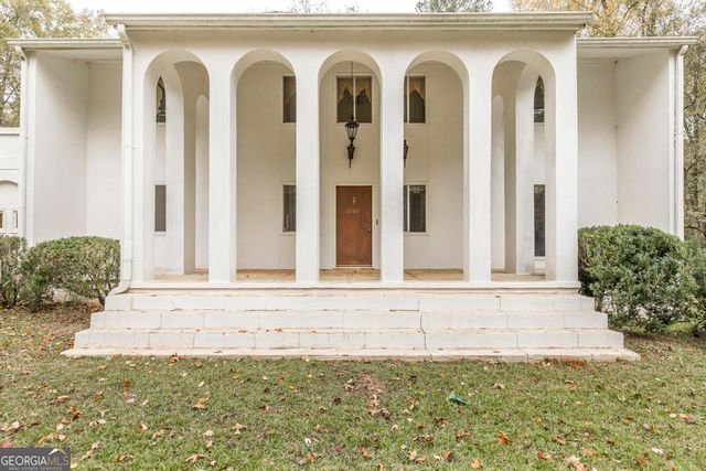 6909 Forsyth Road, Macon, GA 31210