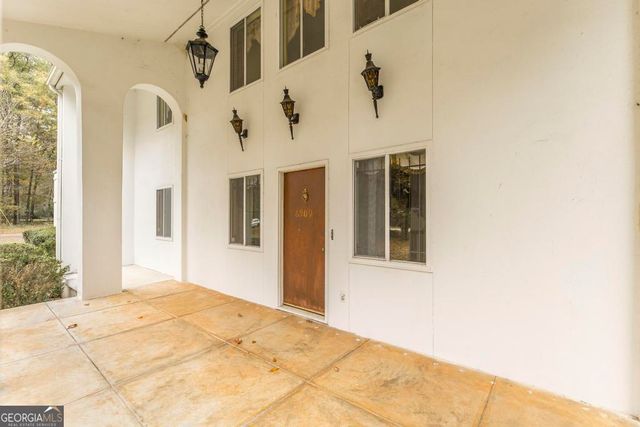 6909 Forsyth Road, Macon, GA 31210