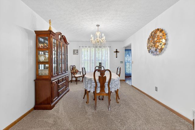 6324 Rossmore Lane, Canal Winchester, OH 43110
