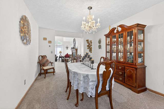 6324 Rossmore Lane, Canal Winchester, OH 43110