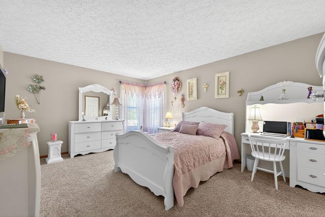 6324 Rossmore Lane, Canal Winchester, OH 43110