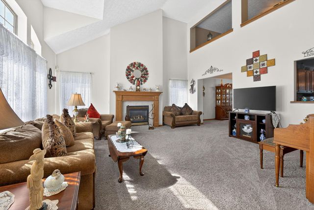 6324 Rossmore Lane, Canal Winchester, OH 43110