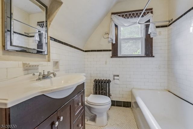 619 Maitland Ave, Teaneck Twp., NJ 07666