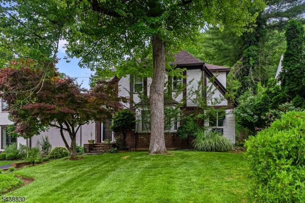 619 Maitland Ave, Teaneck Twp., NJ 07666