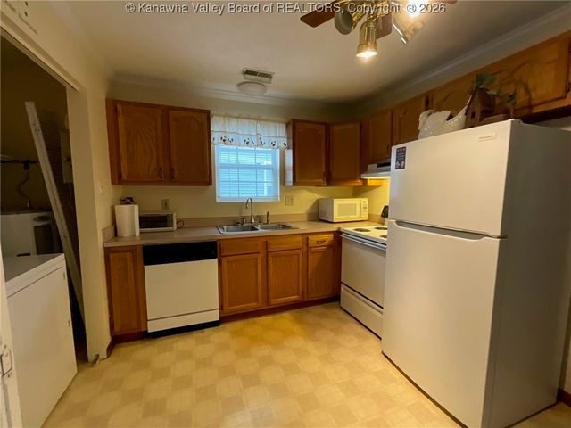 2222 Lincoln Avenue, St Albans, WV 25177