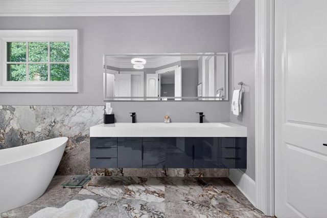 1770 Lane Creek Drive, Bishop, GA 30621