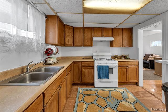 25520 New York Street, Dearborn Heights, MI 48125