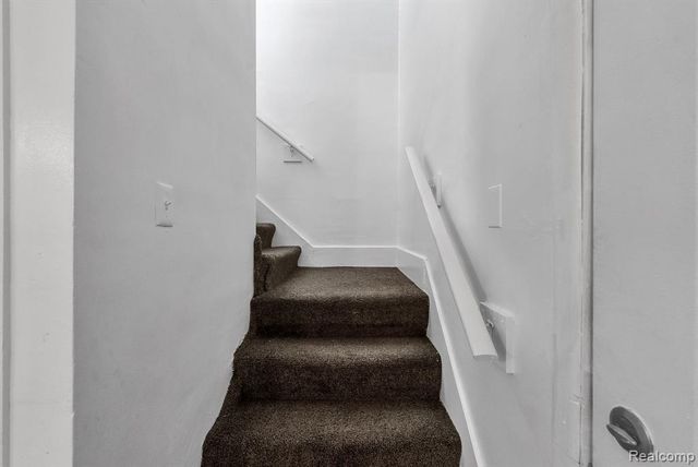 25520 New York Street, Dearborn Heights, MI 48125