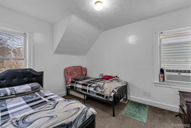 25520 New York Street, Dearborn Heights, MI 48125