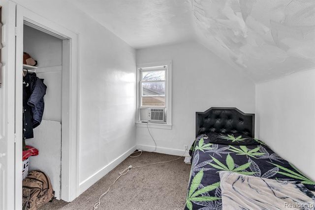 25520 New York Street, Dearborn Heights, MI 48125