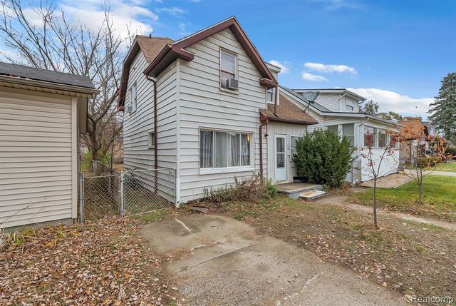 25520 New York Street, Dearborn Heights, MI 48125