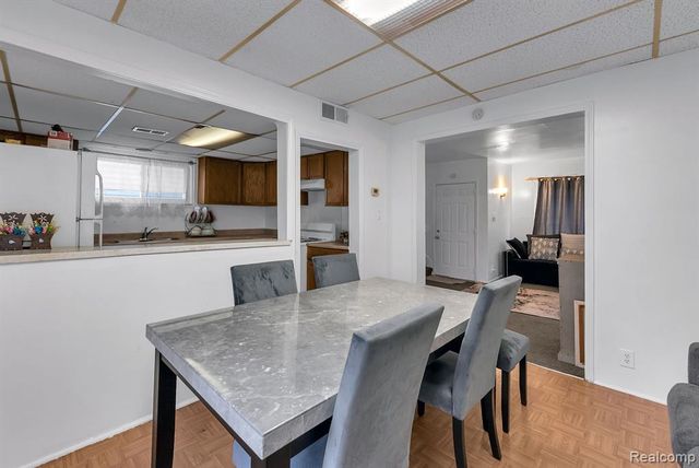 25520 New York Street, Dearborn Heights, MI 48125