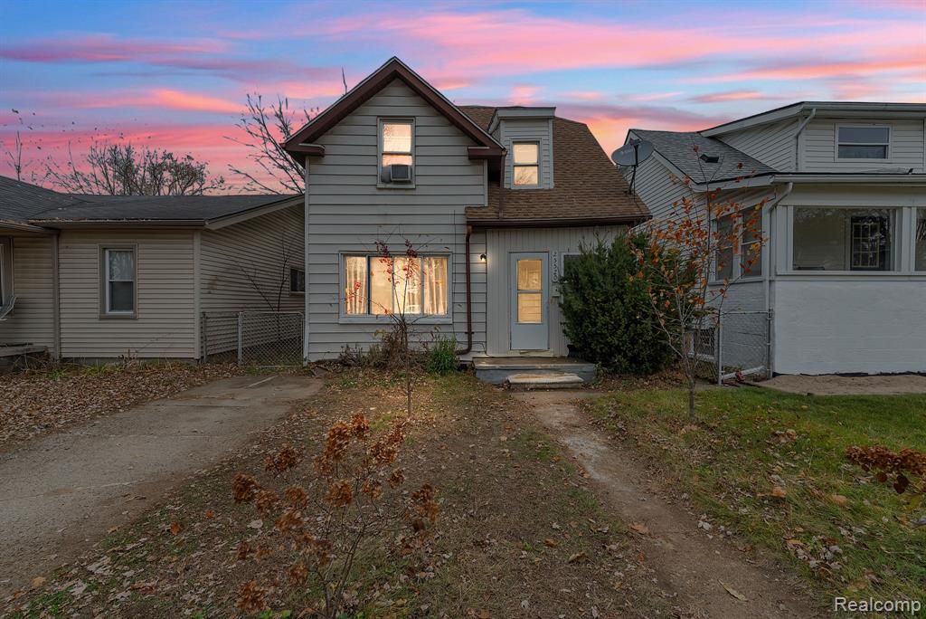 25520 New York Street, Dearborn Heights, MI 48125