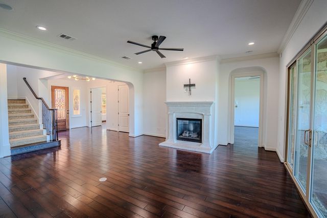 121 Feritti DR, Lakeway, TX 78734