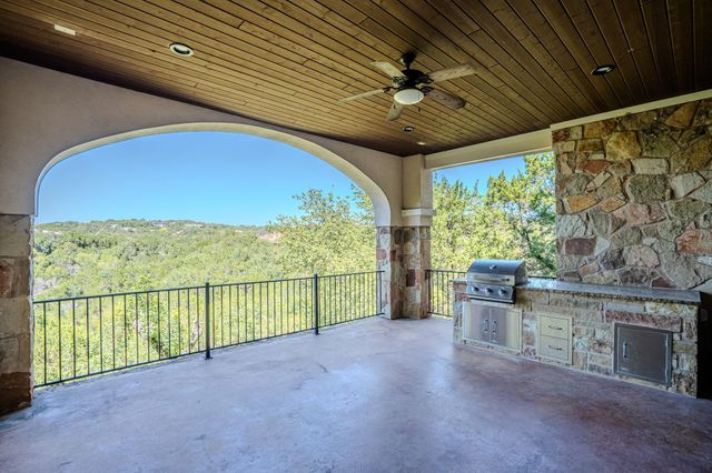 121 Feritti DR, Lakeway, TX 78734