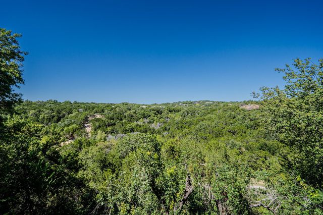 121 Feritti DR, Lakeway, TX 78734
