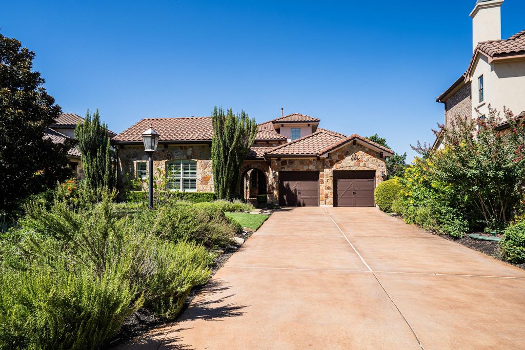 121 Feritti DR, Lakeway, TX 78734