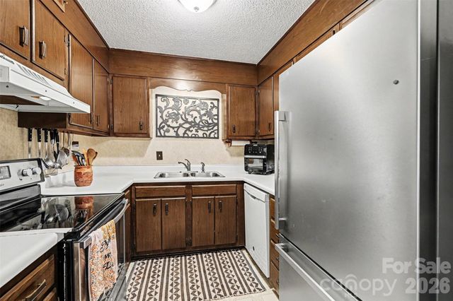 121 Carriage House Drive, Kannapolis, NC 28081