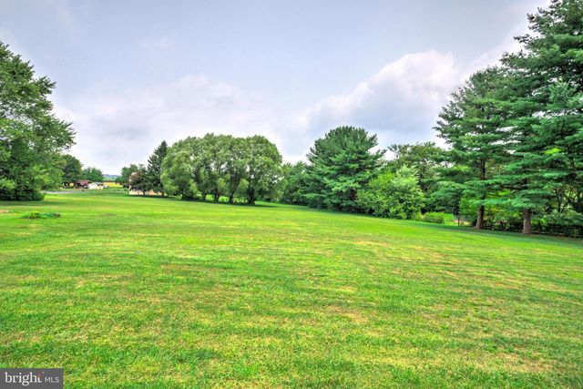 1896 LITTLE CONESTOGA RD, Elverson, PA 19520