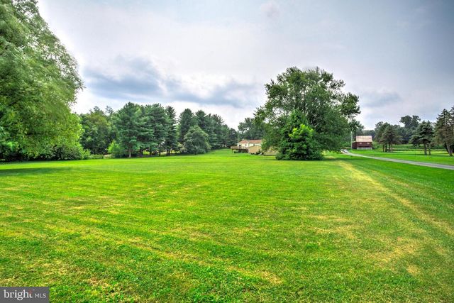 1896 LITTLE CONESTOGA RD, Elverson, PA 19520
