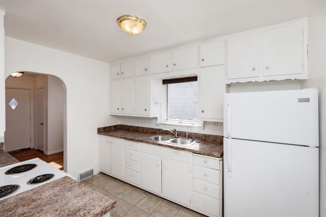 1444 55th Street, Des Moines, IA 50311