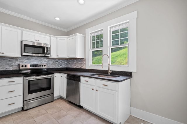 1317 Hixson Pike, Chattanooga, TN 37405
