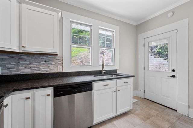 1317 Hixson Pike, Chattanooga, TN 37405